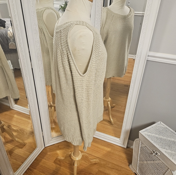 Aqua Long Cold Shoulder Knit Sweater Cream Size M - Picture 3 of 5